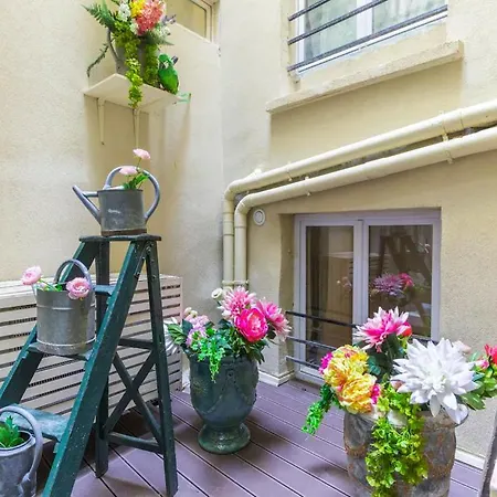 Apartment Grands Boulevards 11 *